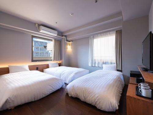 Deluxe Triple Room image 8