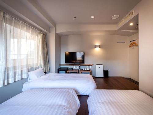 Deluxe Triple Room image 7