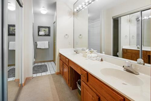 Townsend Place B-106 condo - image 9