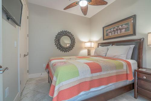 Oceanfront Diamond Beach Condo with views tons of amenities and indoor pool in Galveston, USA