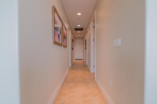Seas the Day in this Luxury Condo at Diamond Beach Ocean Views Incredible Pools Amenities in Galveston, USA