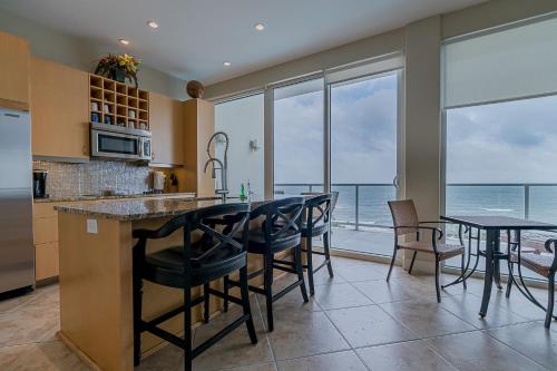 Seas the Day in this Luxury Condo at Diamond Beach Ocean Views Incredible Pools Amenities - image 10