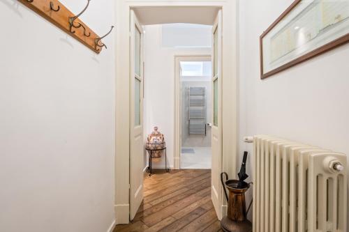GuestHost - Palazzo della Pilotta Roomy and Quiet Flat - image 5