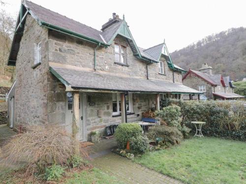 Lovely 2-Bed Cottage in Blaenau Ffestiniog gîte à louer Maentwrog