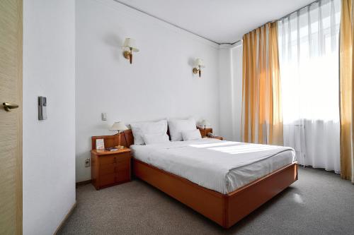 Voznesensky Hotel - image 14