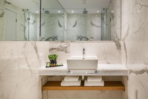 Aenos Hotel - image 14