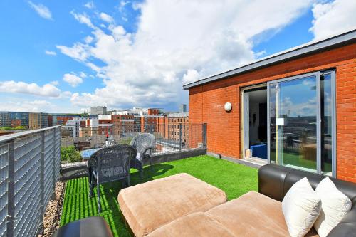 Picture of Sheffield Penthouse With Rooftop Terrace & Free Parking