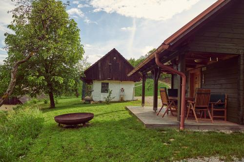 Srčna, Tri Vile, a beautiful log cabin with amazing view - Podčetrtek