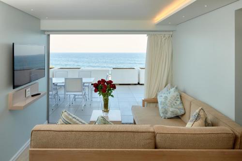 3 Bedroom Sea View Apartment image 10
