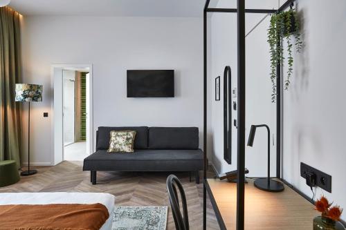 Urban Yard Hotel - image 2