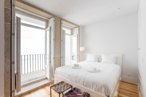 Flux Art Studio w/ AC & Balcony by LovelyStay, Oporto