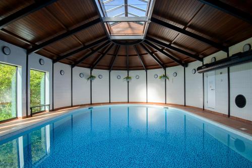 Piscina, Warren House in Kingston upon Thames