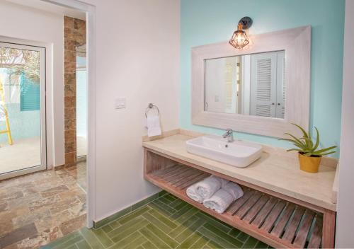 316121101 Boardwalk Boutique Hotel Aruba - Adults Only