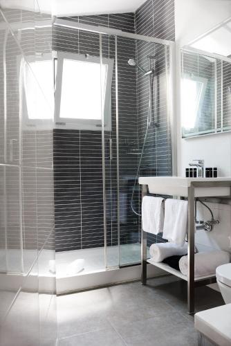 Elite Hotel - Gay Men Only - image 6