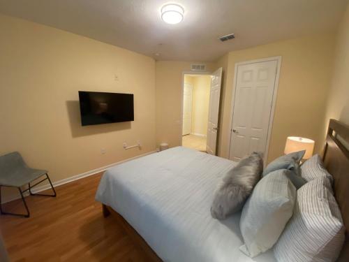 VC1-302 - Newly Renovated Condo - Vista Cay - image 10