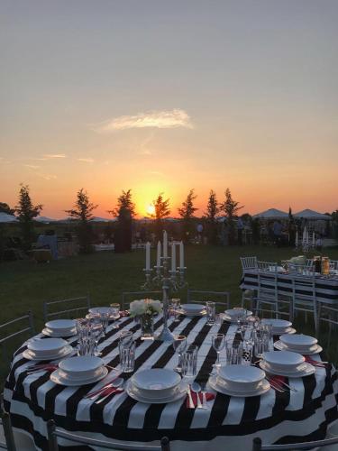 Banketu zāle, YOUness WELLness Clinic & Retreats in Bolovani