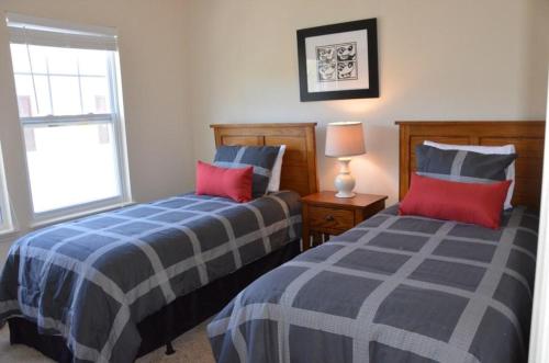 Modern Lucaya 4 Bedrooms 3 Baths Townhome - image 7