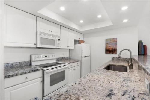 Condo 201 - image 6