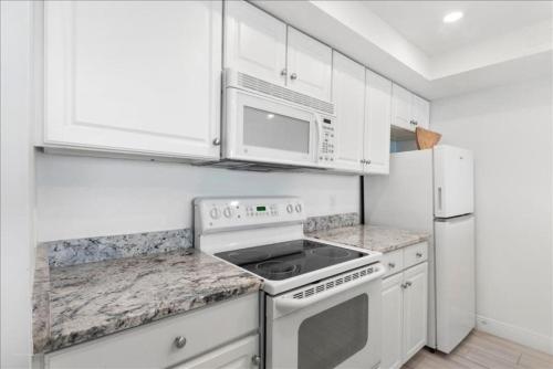 Condo 201 - image 9
