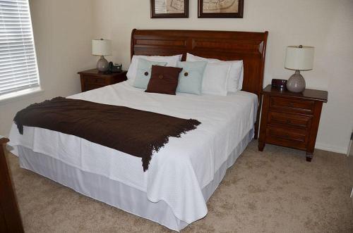 Lucaya 4 Bedrooms 3 Baths Townhome with resort pool - image 4