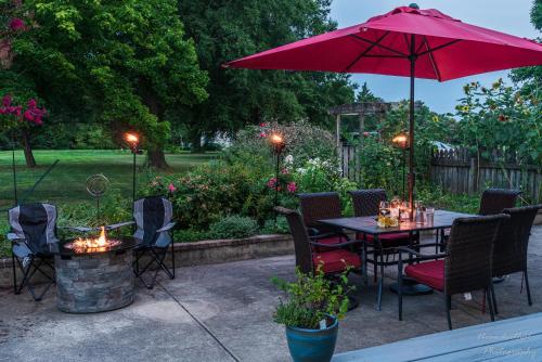 บริการและสิ่งอำนวยความสะดวก, The Yellow Rose of Talbot Bed and Breakfast in ซีฟอร์ด (DE)