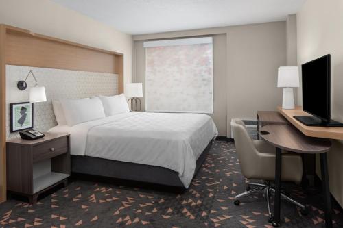 Holiday Inn Hasbrouck Heights-Meadowlands, an IHG Hotel