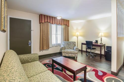 Rodeway Inn & Suites Weedsport NY