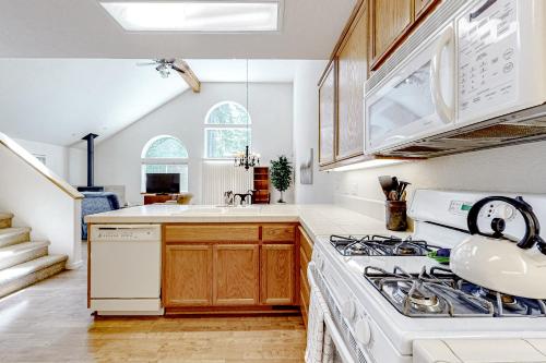 Meadowview Landing - image 6