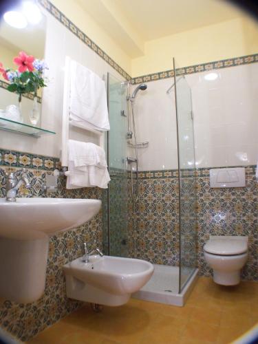 Hotel Torre Bennistra - Tap to explore photos