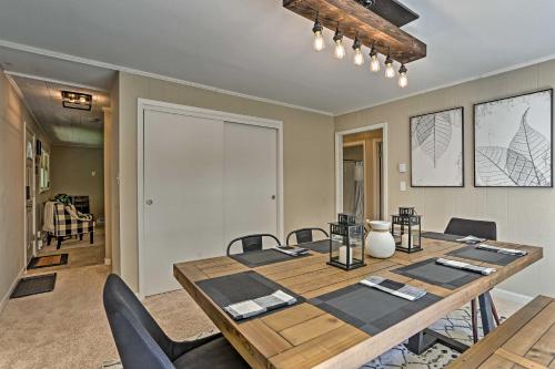 Modern East Stroudsburg Home with Deck and Gas Grill! in East Stroudsburg, USA