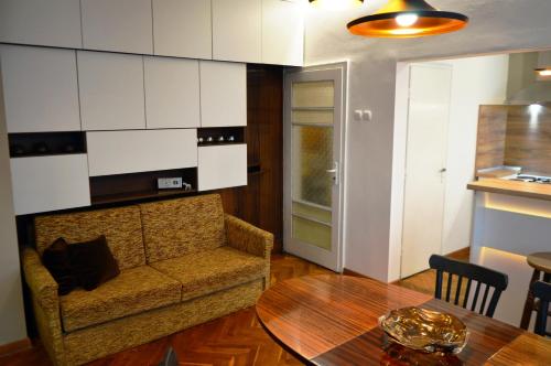 H&B Varna Apartments 1