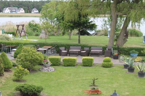 tuin, Hotel & Restaurant Am Wasser in Breege