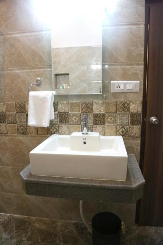Deluxe Suite image 10