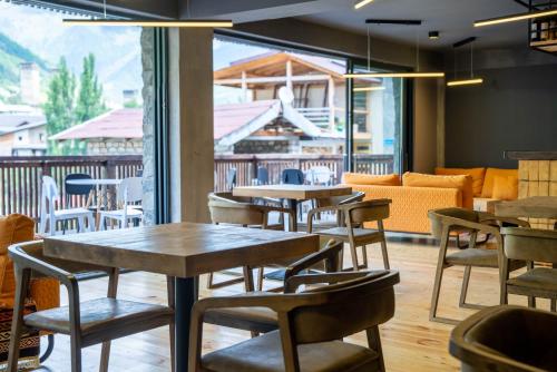 Ravintola, Lahili Boutique Hotel in Mestia