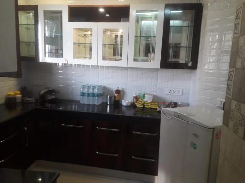 Bindra Homestay 3BHK, Private Cottage at Top Peak (6500 ft)