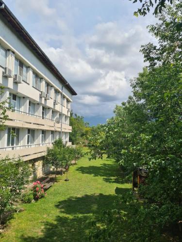 Hotel Touristic Home Kailaka - image 11