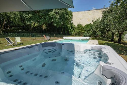 Spa, Chateau des Orchidees Stay in a French Castle in Saint-Hilaire-Saint-Florent