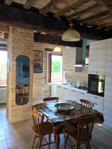 Kitchen, Casa vacanze Pozzo della Polenta in Corinaldo