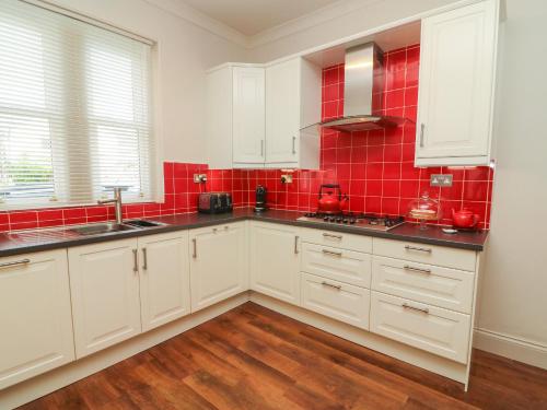 Lonsdale Cottage, Carnforth (photo 9)