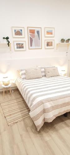 . SUITE BLANC APARTMENTS - Monolocali indipendenti con cucina e bagno privato - Check-in e check-out con codice in autonomia h24 - Terrazza in comune NECESSARIO AVERE WATHSAPP O APP DI MESSAGGISTICA ISTANTANEA PER FOTO E VIDEO