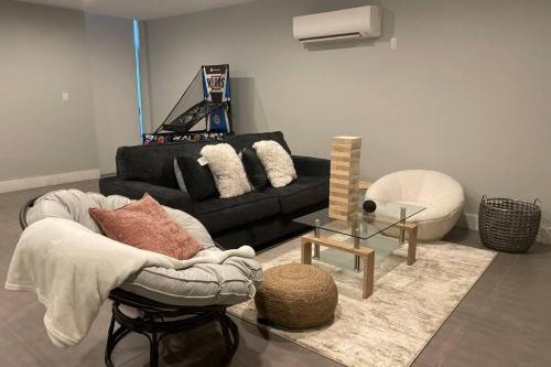 Brand New One Bed Room Apartment by the Barclays!