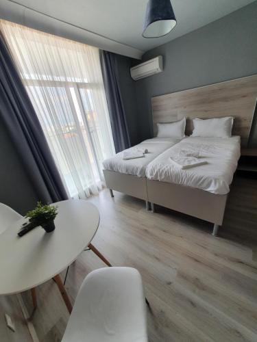 Diamond lux apartment
