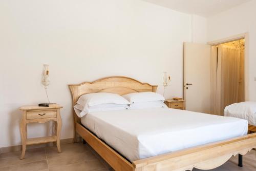 1 king bed, 1 twin bed