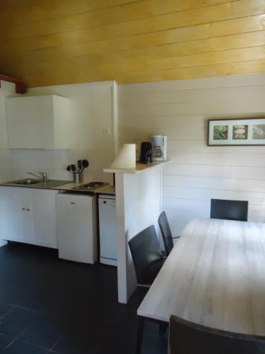 2 bedrooms, 4 beds