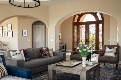 Sangiovese - Spectacular Estate w Pool, Hot Tub & Putting Green