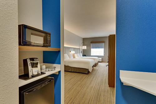 Holiday Inn Express Hotel and Suites Weatherford, an IHG Hotel