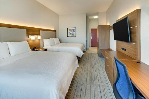 Standard Queen Room with Two Queen Beds