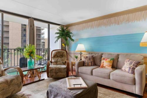THE TIKI SUITE at WAIKIKI BANYAN - image 7