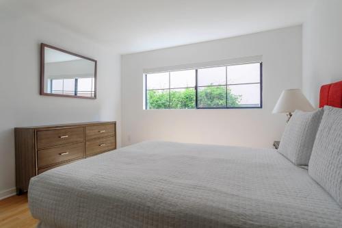 Stay Gia - Spacious 2 Bedroom Home - image 3