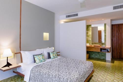Atelier Hotel Room Type - Deluxe Double Room